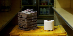 Рулон туалетной бумаги обойдется в 2,6 млн боливаров, или $0,4
