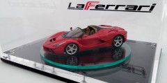 Дизайн гиперкара Ferrari LaFerrari Spider рассекретили с помощью игрушки. Фотослайдер 0