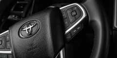 Toyota привезла в Россию роскошную версию минивэна Hiace