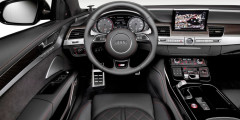 Audi назвала российские цены на топовую версию седана A8. Фотослайдер 0