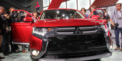 Mitsubishi Outlander после рестайлинга получил 100 технических доработок . Фотослайдер 0