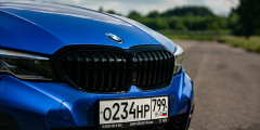 BMW 330i против Mercedes-Benz C300 - внешка BMW