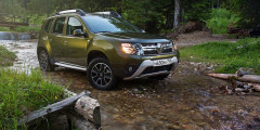 Renault Duster (44 001)

Французский кроссовер по итогам года сохранил лидерство в сегменте SUV, но, похоже, это ненадолго. В этом году Duster продавался даже лучше, чем в 2015-м, но едва ли в следующем году он сможет обойти Hyundai Creta, которая разрывает дилерские ведомости и каждый месяц становится все популярнее.
