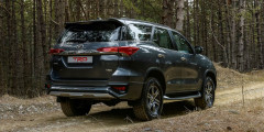 Toyota привезла в Россию спецверсию Land Cruiser TRD