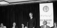 В 1978 году главной темой форума стало состояние глобальной экономики. Меры безопасности были усилены: незадолго до открытия был похищен и убит один из самых влиятельных людей Германии Ханс-Мартин Шлейер, президент Федерации немецкой промышленности (BDI) и Конфедерации немецких объединений работодателей (BDA). В 1978 году он должен был стать председателем форума.​
