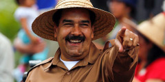 У Мадуро нет высшего образования. Он родился в 1962 году в Каракасе. В 1980-х годах окончил лицей Авали. После этого работал водителем транспортной компании Metro de Caracas, в которой быстро стал лидером профсоюза. В 2000 году был избран в национальный парламент. В правительстве Чавеса он с 2006 по 2013 год возглавлял Министерство иностранных дел