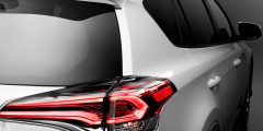 Toyota объявила цены на обновленный RAV4. Фотослайдер 0