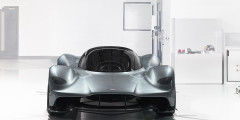 Гиперкар Aston Martin AM-RB 001 хотят превратить в гибрид. Фотослайдер 0