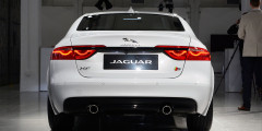 Новый Jaguar XF привезут в Россию осенью. Фотослайдер 0
