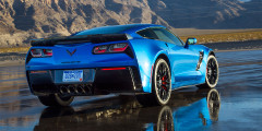 Компания Chevrolet назвала российские цены на самый мощный Corvette. Фотослайдер 0