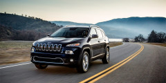 Jeep Cherokee изменился до неузнаваемости. Фотослайдер 0