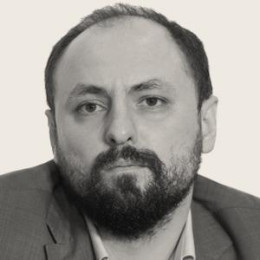 Петр Канаев