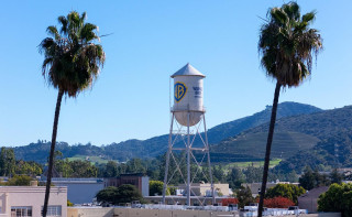 WSJ узнала о готовности инвесторов выделить $24 млрд на поглощение Warner