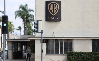 Netflix допустил покупку Warner Bros. полностью за наличные