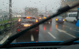 Антидождь для автомобиля — что это за средство и как оно работает