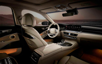 Kia показала интерьер обновленного флагмана K900