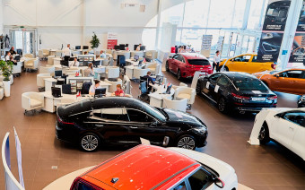 «Все становится только хуже». Дилеры продают машины с допами на 1 млн