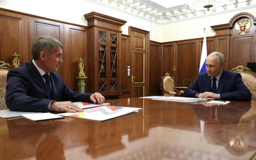 Владимир Путин и Олег Николаев