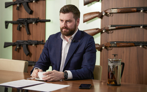 Дмитрий Тарасов