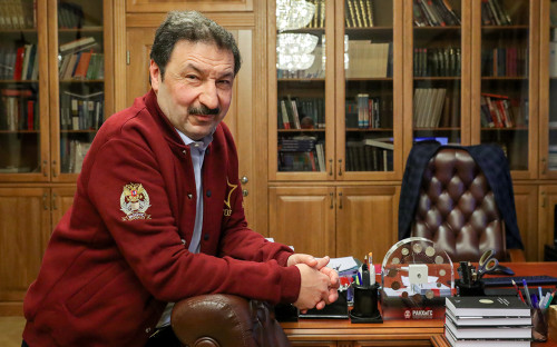Владимир Мау