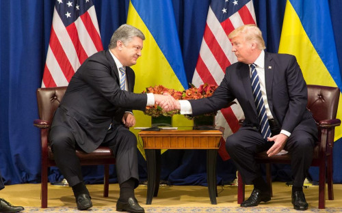 Петр Порошенко и Дональд Трамп в 2017 году