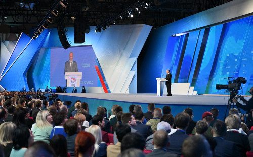 Владимир Путин выступает на XXII съезде партии &laquo;Единая Россия&raquo;