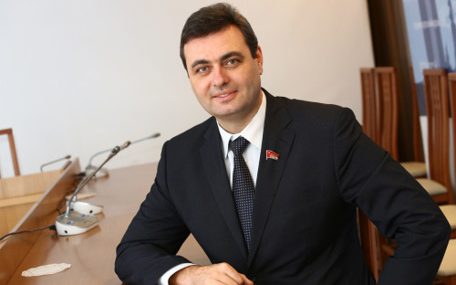 Артем Самсонов