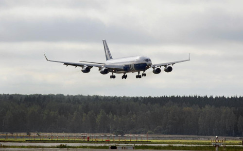 Самолёт Ил-96-400Т