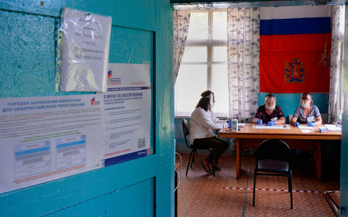 Избирательный участок в таёжном посёлке Верхняя Бирюса Красноярского края