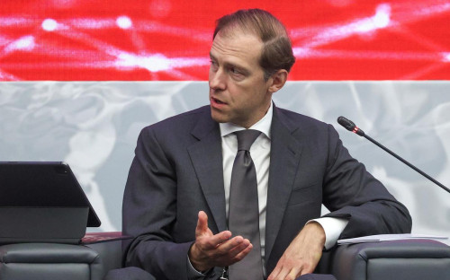 Денис Мантуров