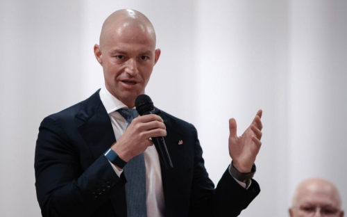 Александр Винокуров