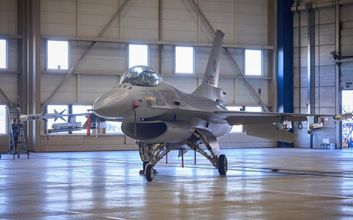 Истребитель F-16