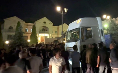 Обстановка у дома Самвела Карапетяна в Ереване