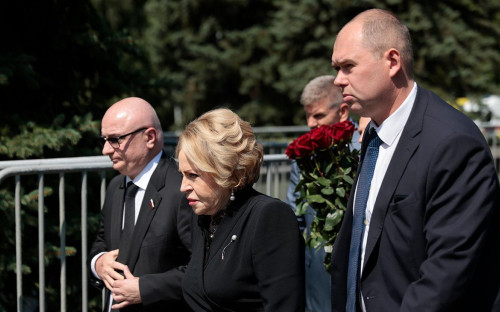 Валентина Матвиеко прибыла на церемонию&nbsp;прощания с председателем Верховного суда&nbsp; Ириной Подносовой в Москве, 24 июля 2025 года