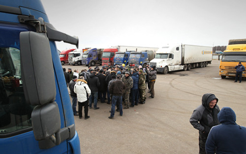 Участники протестного лагеря дальнобойщиков, 9 декабря 2015 год