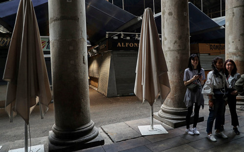 <p>К&nbsp;всеобщей забастовке призвали каталонские профсоюзы. Ее цель &mdash; &laquo;парализовать Каталонию&raquo; на один день, чтобы выразить протест против&nbsp;жестких действий официального Мадрида.&nbsp;</p>
