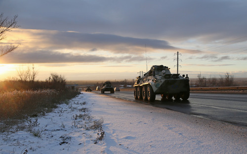 <p>Колонна военной техники российских миротворцев&nbsp;на пути в Нагорный Карабах</p>