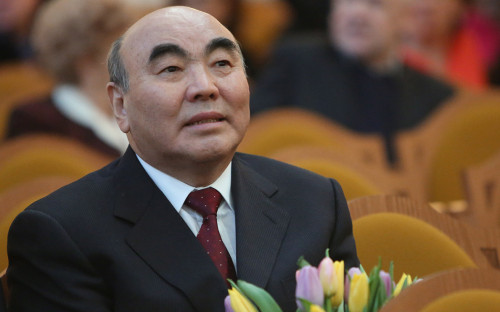 Аскар Акаев