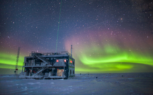 Фото: Patrick Cullis / NOAA / AP