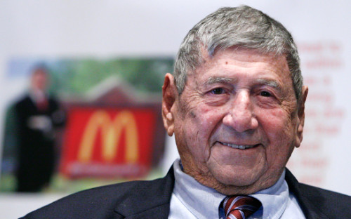 Автор сэндвича сети ресторанов быстрого питания McDonald&#39;s &laquo;Биг Мак&raquo; Джим Деллигатти
