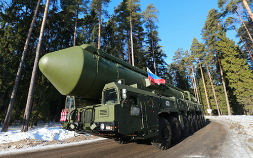 Подвижной грунтовой ракетный комплекс &laquo;Ярс&raquo;


