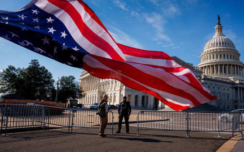 Фото: Andrew Harnik / Getty Images