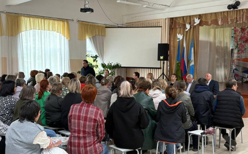 Максим Парфенов на встрече с родителями&nbsp;в Байкальске
