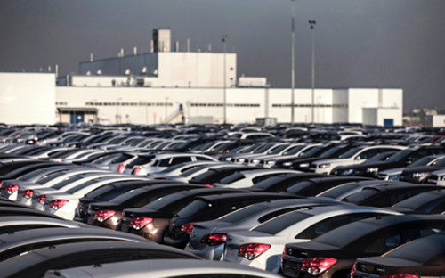 Площадка с&nbsp;готовой продукцией на&nbsp;территории завода General Motors в&nbsp;Санкт-Петербурге, который&nbsp;было решено законсервировать в&nbsp;2015 году
