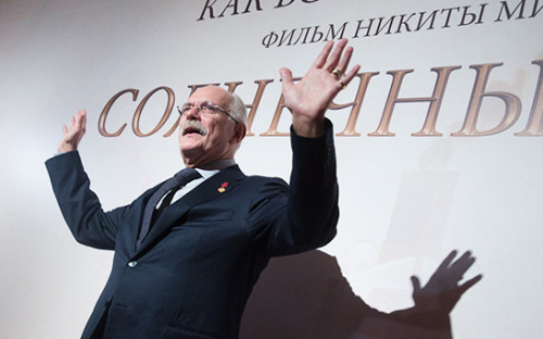 Режиссер Никита Михалков на&nbsp;премьере своего фильма &laquo;Солнечный удар&raquo; в&nbsp;кинотеатре &laquo;Октябрь&raquo;