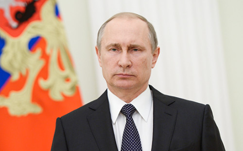 Президент России Владимир Путин во время выражения соболезнования президенту Франции Франсуа Олланду в связи с гибелью большого количества граждан Франции и ряда других государств в результате террористического акта в Ницце


