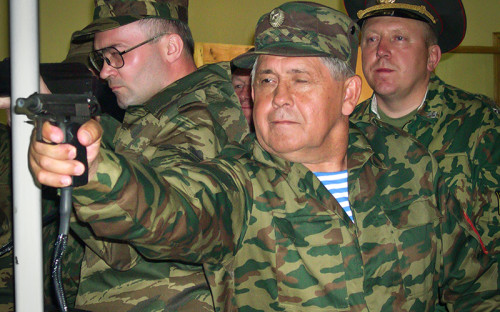 <p><strong>Юрий Лодкин, глава администрации Брянской области</strong></p>

<p><strong>Срок: </strong> 152 дня (26 апреля&nbsp;&mdash; 25 сентября 1993 года)</p>

<p><strong>Причина отставки: </strong> отстранен от&nbsp;должности президентом Борисом Ельциным с&nbsp;формулировкой &laquo;за неподчинение&raquo;.</p>
