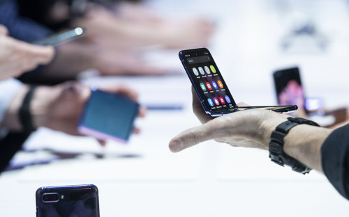 <p>Galaxy Z Flip</p>
