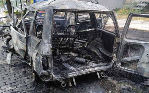 Взорванный автомобиль коменданта Бердянска Артема Бардина