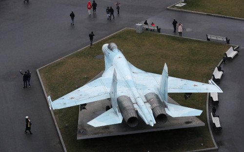 Истребитель Су-27